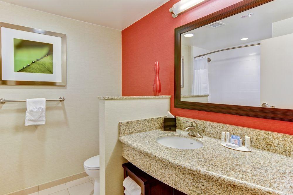 Courtyard By Marriott Bridgeport Clarksburg Hotel Exterior photo
