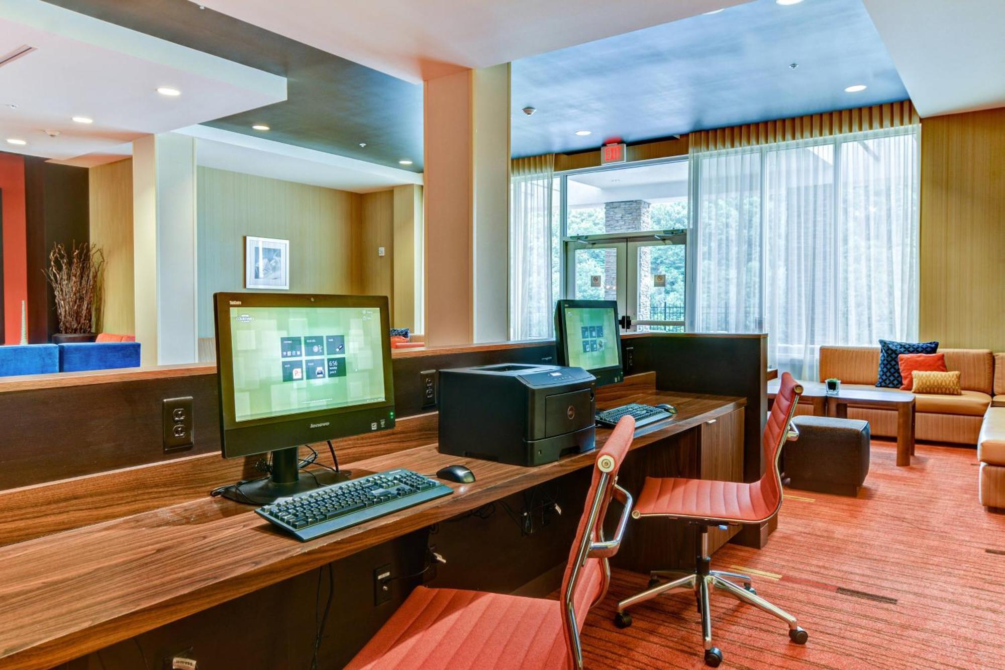 Courtyard By Marriott Bridgeport Clarksburg Hotel Exterior photo