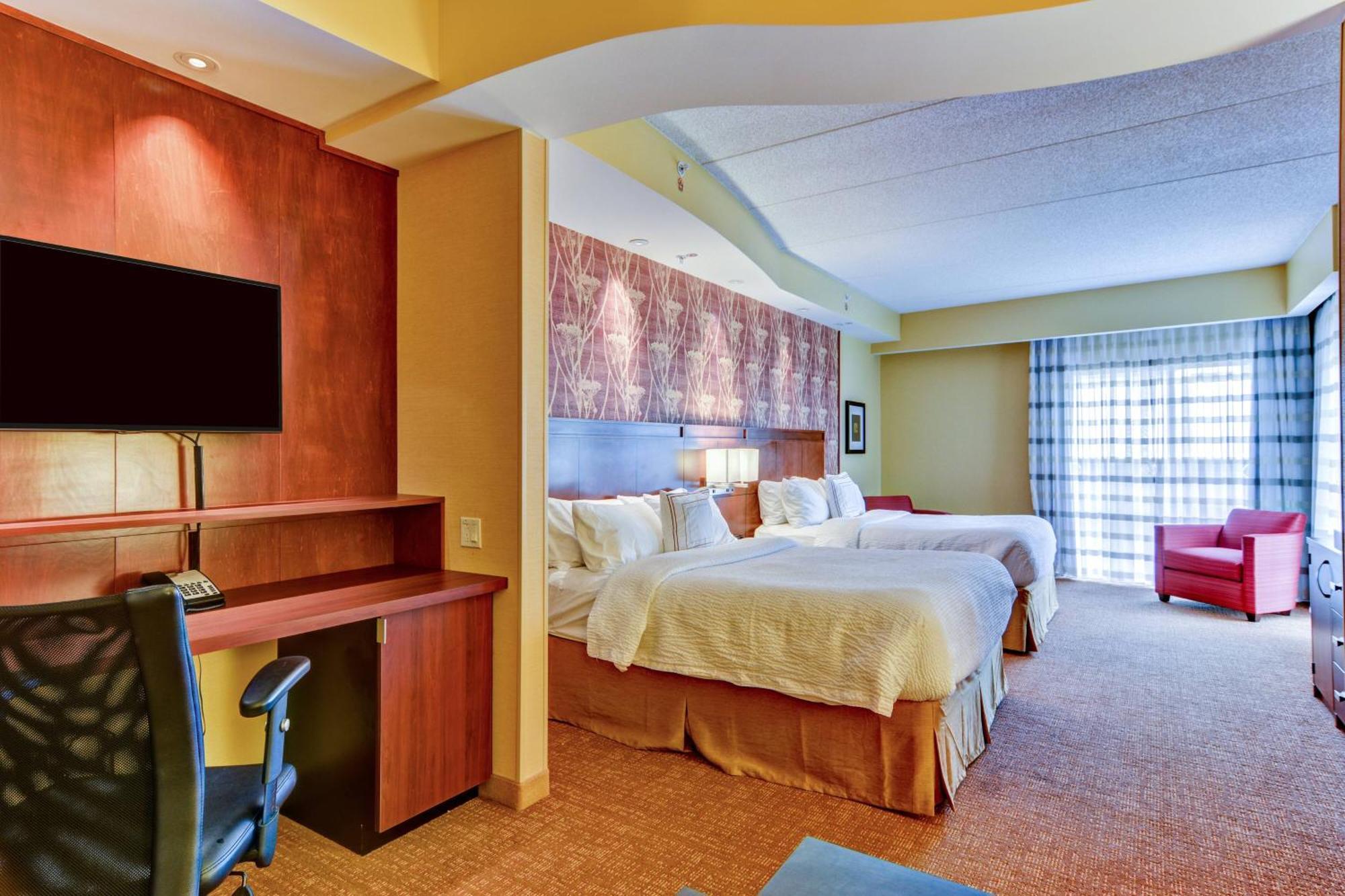 Courtyard By Marriott Bridgeport Clarksburg Hotel Exterior photo