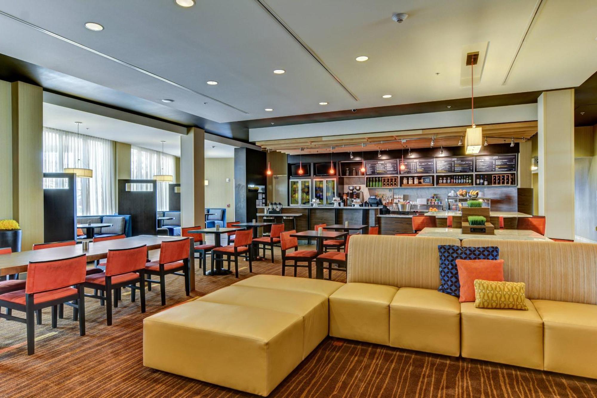 Courtyard By Marriott Bridgeport Clarksburg Hotel Exterior photo