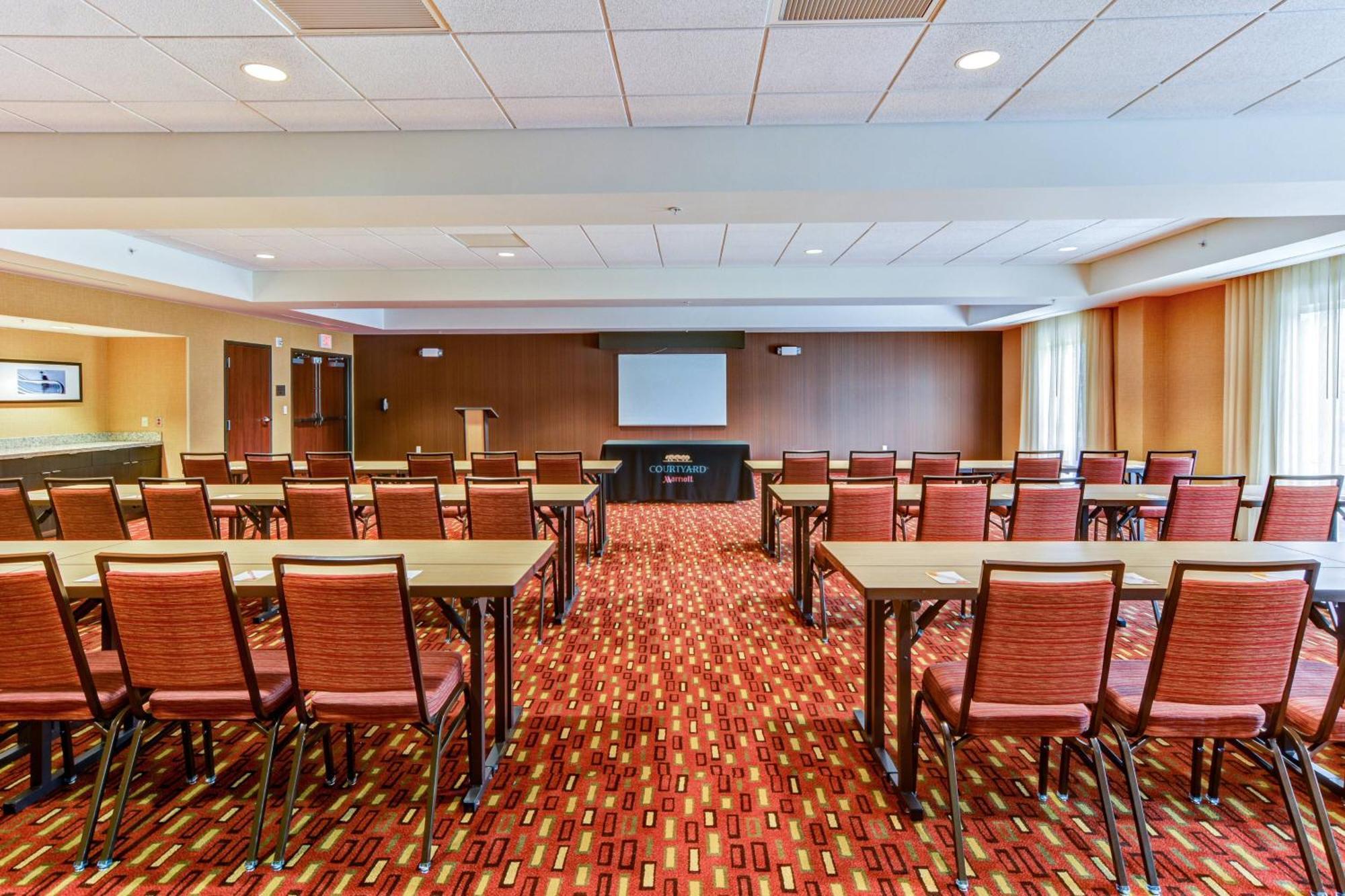 Courtyard By Marriott Bridgeport Clarksburg Hotel Exterior photo