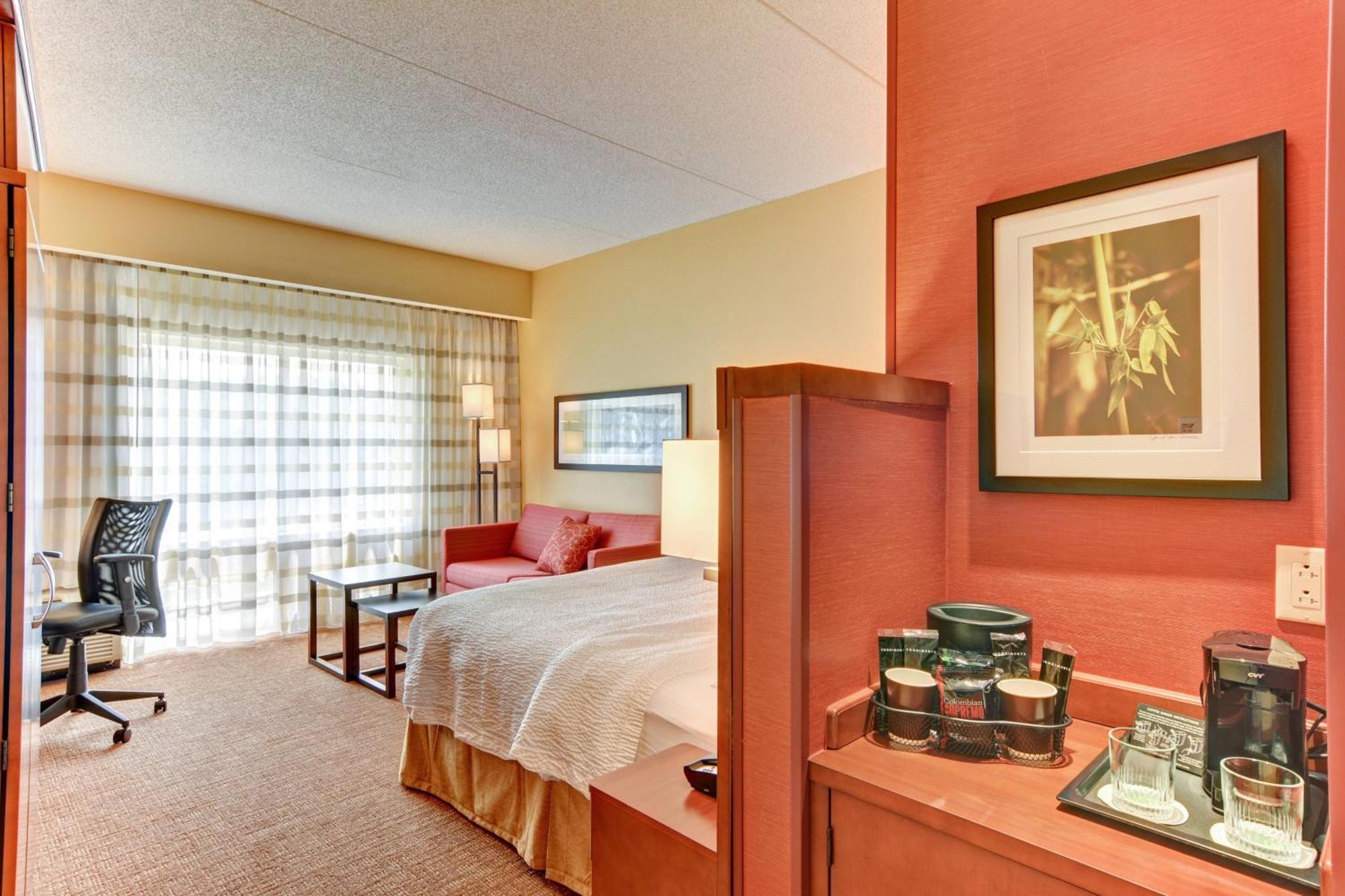 Courtyard By Marriott Bridgeport Clarksburg Hotel Exterior photo