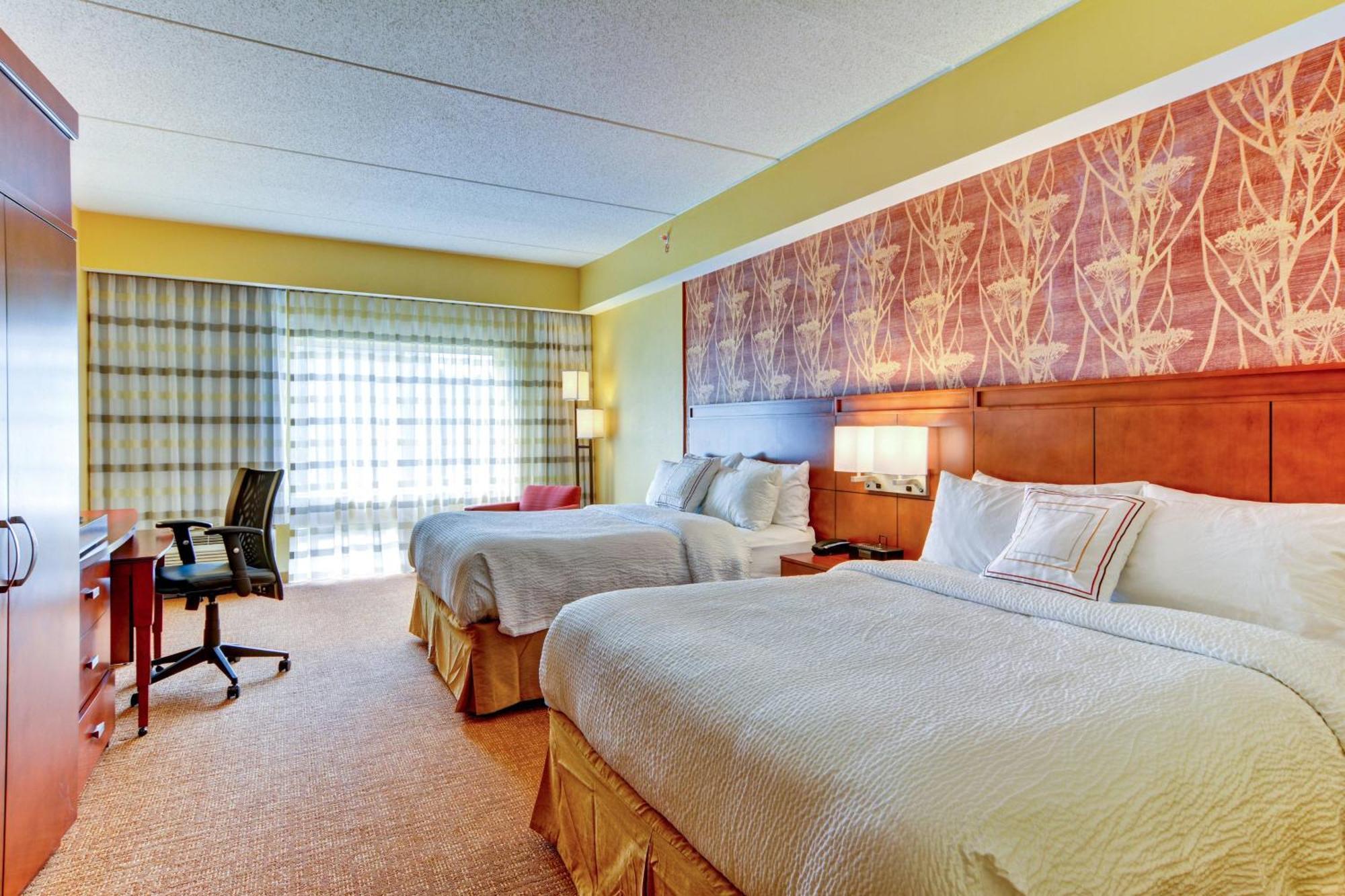 Courtyard By Marriott Bridgeport Clarksburg Hotel Exterior photo